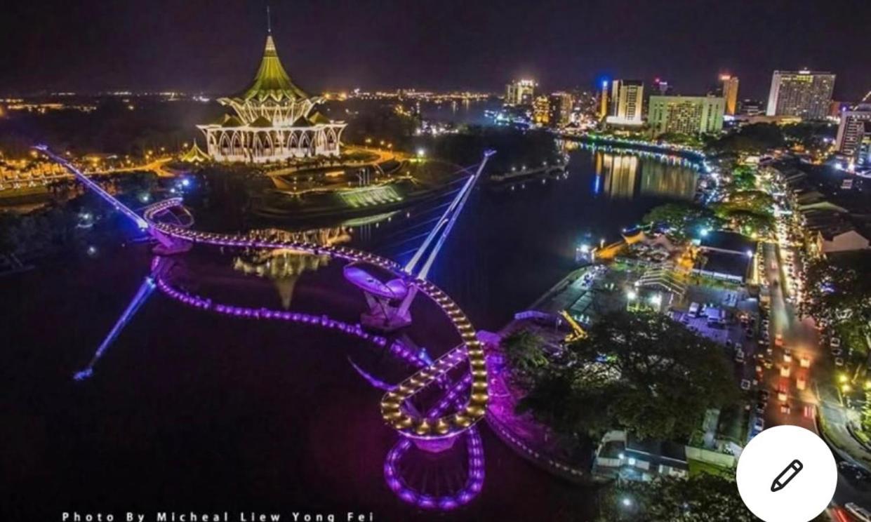 Riverbank Suites Waterfront Kuching Dış mekan fotoğraf