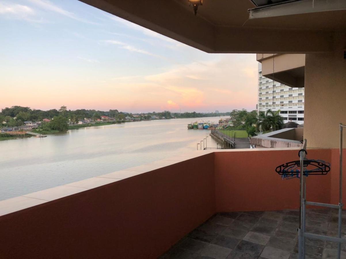 Riverbank Suites Waterfront Kuching Dış mekan fotoğraf