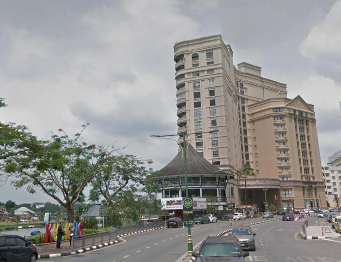 Riverbank Suites Waterfront Kuching Dış mekan fotoğraf